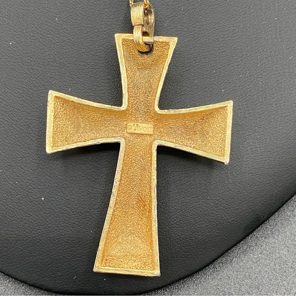 Vintage Avon 1976 Florentine Finish Brushed Gold Tone Cross - Picture 3 of 14